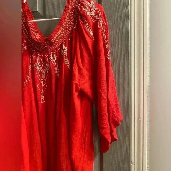 Terre Bleue Women’s Embroidered Peasant top in Racing Red with white design XXL - Picture 3 of 6